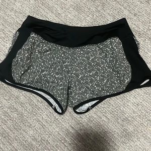 black and white dri-fit nike shorts with netting inside